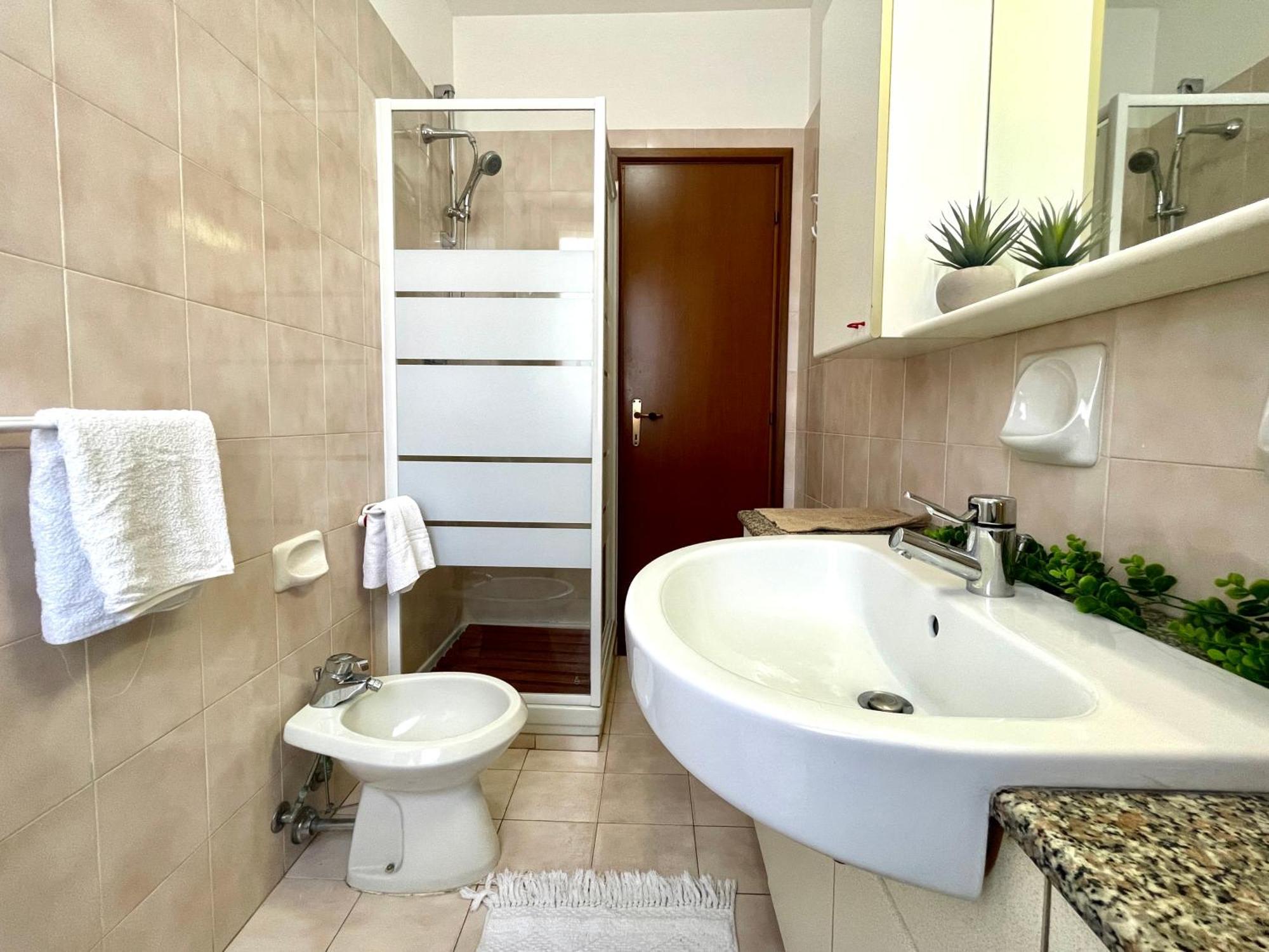 2 Locali A 600 Mt Dal Mare - Free Parking Apartment Чериале Екстериор снимка