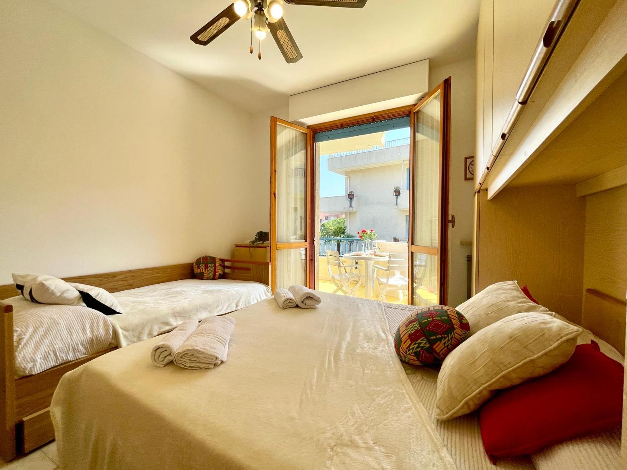 2 Locali A 600 Mt Dal Mare - Free Parking Apartment Чериале Екстериор снимка